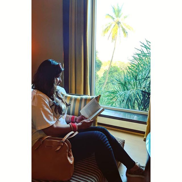 niharika1503's tweet photo. MOOD‼️
Book By The View 📖

#ThisIsThatLife #TravelLife #ReadingTime #Mysore #Karnataka #TravelGram #IndiaTravels #SouthIndia #TravelDiaries2018 https://t.co/TOO4GwBUQh https://t.co/09H5Y10erb