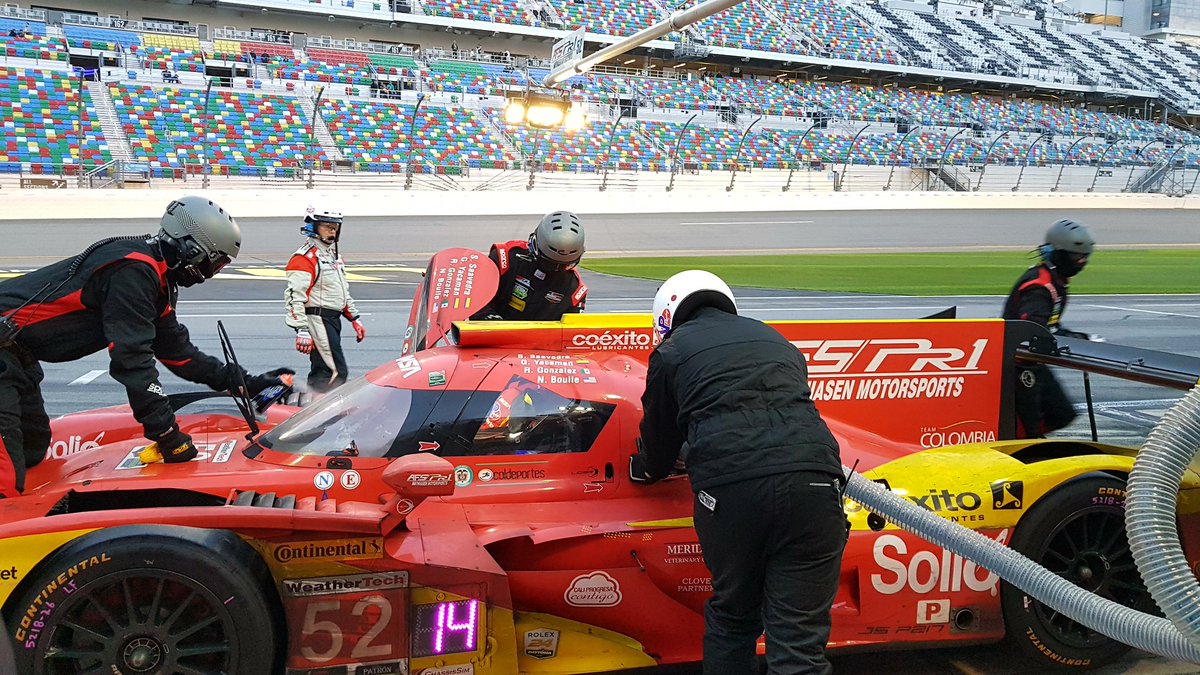 RobGonzalezV's tweet photo. #Daytona24 Race-7hrs 20min left Driver Change Roberto & Sebastian #PR1Motorsports52 🇺🇸🇲🇽🇨🇴 #DrivenSMTeam #VamosXMas #FormexWorld #Soliq https://t.co/xqkgVS05yY