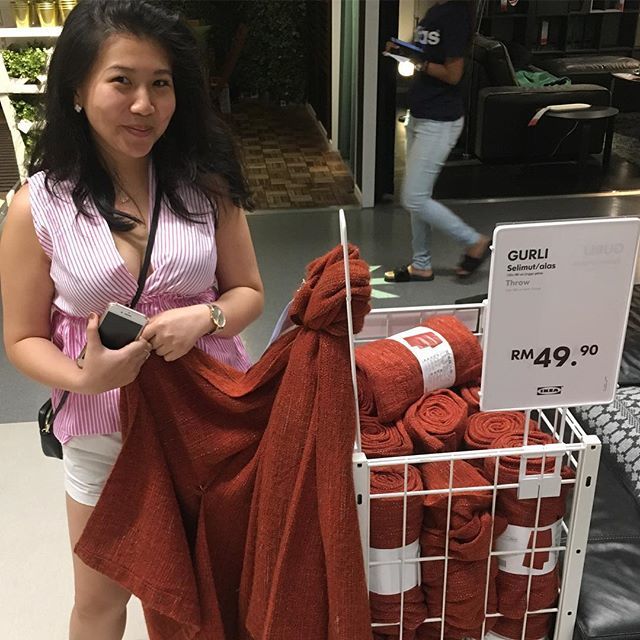 McNastyPrime's tweet photo. My girlfriend is such a "gurli" girl 😂😂 #ikea #youhavetolaugh #noescape #7thcircleofhell #sunday #mytown #kl #kualaLumpur #makaysia #twt https://t.co/8uo011KxBL https://t.co/oqLgvIVAAs