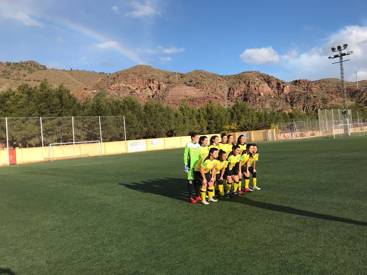racingctmmfc's tweet photo. #FEMENINO |📷| ¡Grandes nuestras guerreras del @MarMenorFminas! Esta mañana han vencido al @LorcaFeminas ‘B’ 0-3 con un Hat-Trick de Paqui.

Continúan líderes las chicas, y Paqui se coloca como máxima goleadora de la categoría. ¡Gran trabajo de todas! Buen trabajo Juan y Antonio. https://t.co/pAnvoXuZAC