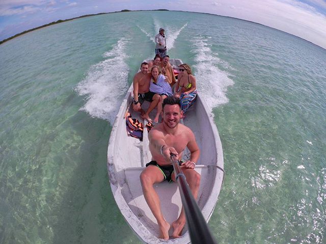 SJCAM_Official's tweet photo. Happy times sailing with friends! How many of you own the #SJCAM Selfie stick?
https://t.co/xCdTKxxWUU
#ActionCamera #SelfieOfTheDay #SJCamLife
๐ท: @felinof12 https://t.co/Qb5jKBt26p