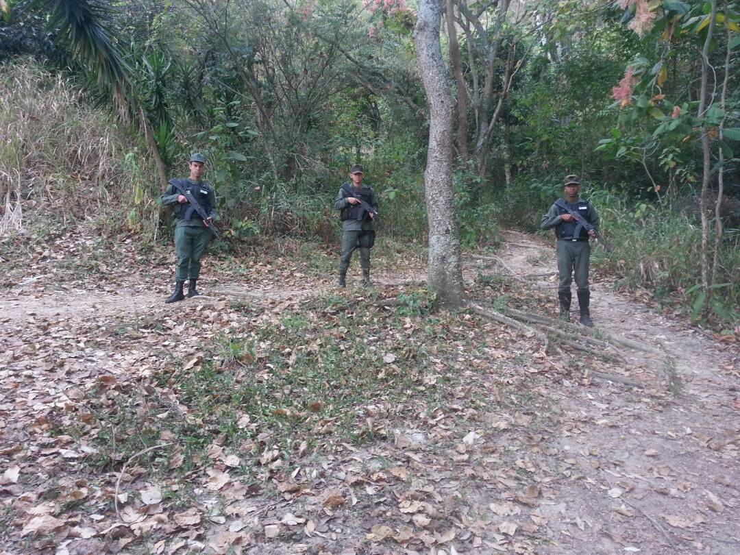 GNBCOTIZA's tweet photo. Dispositivo de Seguridad la Florida. PN Waraira Repano. https://t.co/uT2fw0PddO