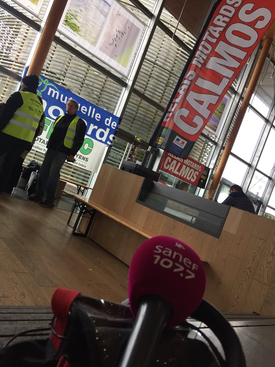 sanef_1077's tweet photo. #Enduropale2018 @sanef_1077 en direct du #RelaisCalmos de l’aire de la Baie de Somme sur #A16. Pensez à faire la pause pour votre sécurité et attention aux 2 roues, nombreux ce dimanche sur les routes ! Réflexes clignotant et rétroviseurs ! @RoutePlusSure @mutuellemotards https://t.co/7o5fV7LyST