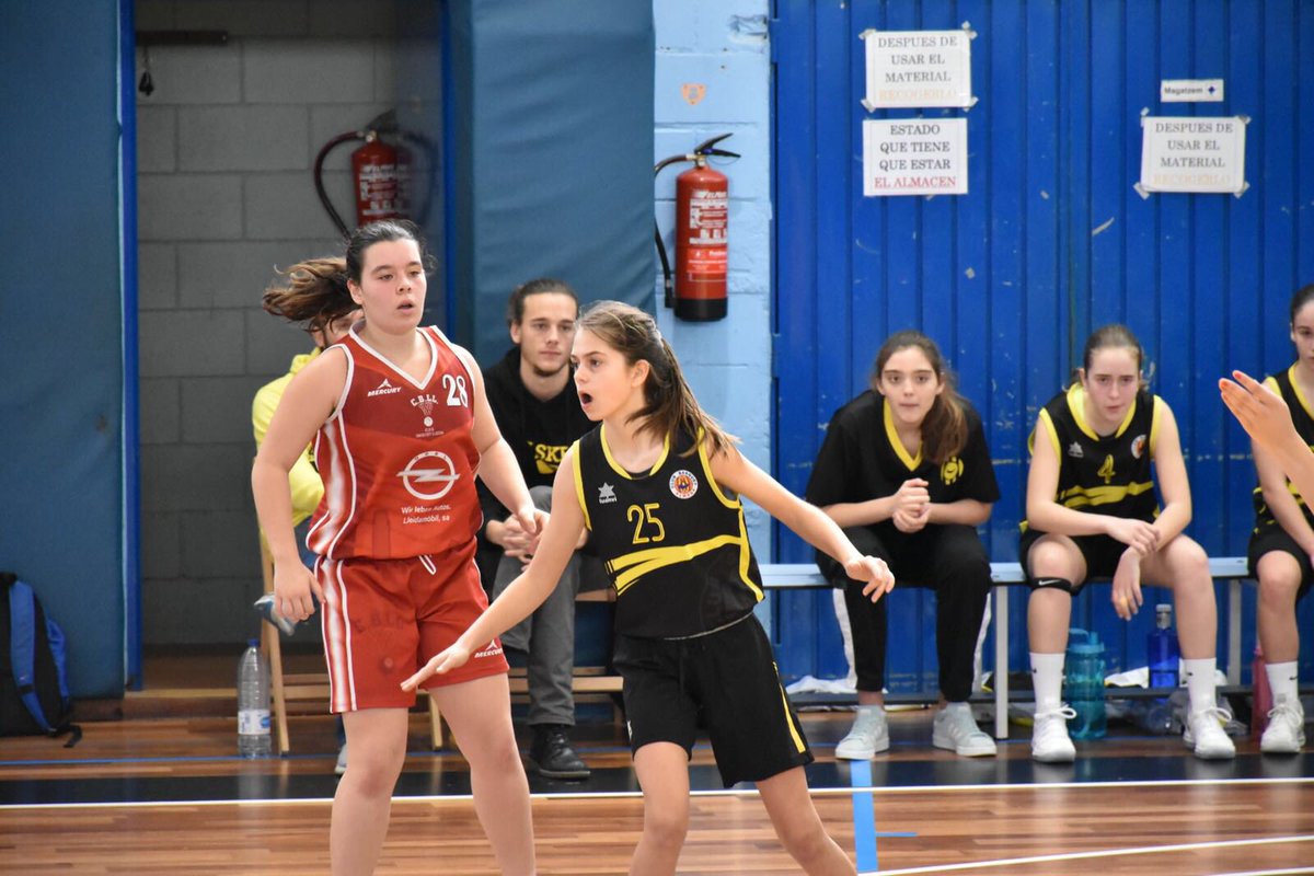 ASRBasketAlmeda's tweet photo. 🏀 #IF2ALM 74 - @cblleida 24

Bon joc i gran encert ofensiu de les #shooters en el 2n partit de la jornada!! Seguim creixent juntes!!

#goAlmeda #jornadaAlmeda #basketAutèntic https://t.co/hZJHreKuFi