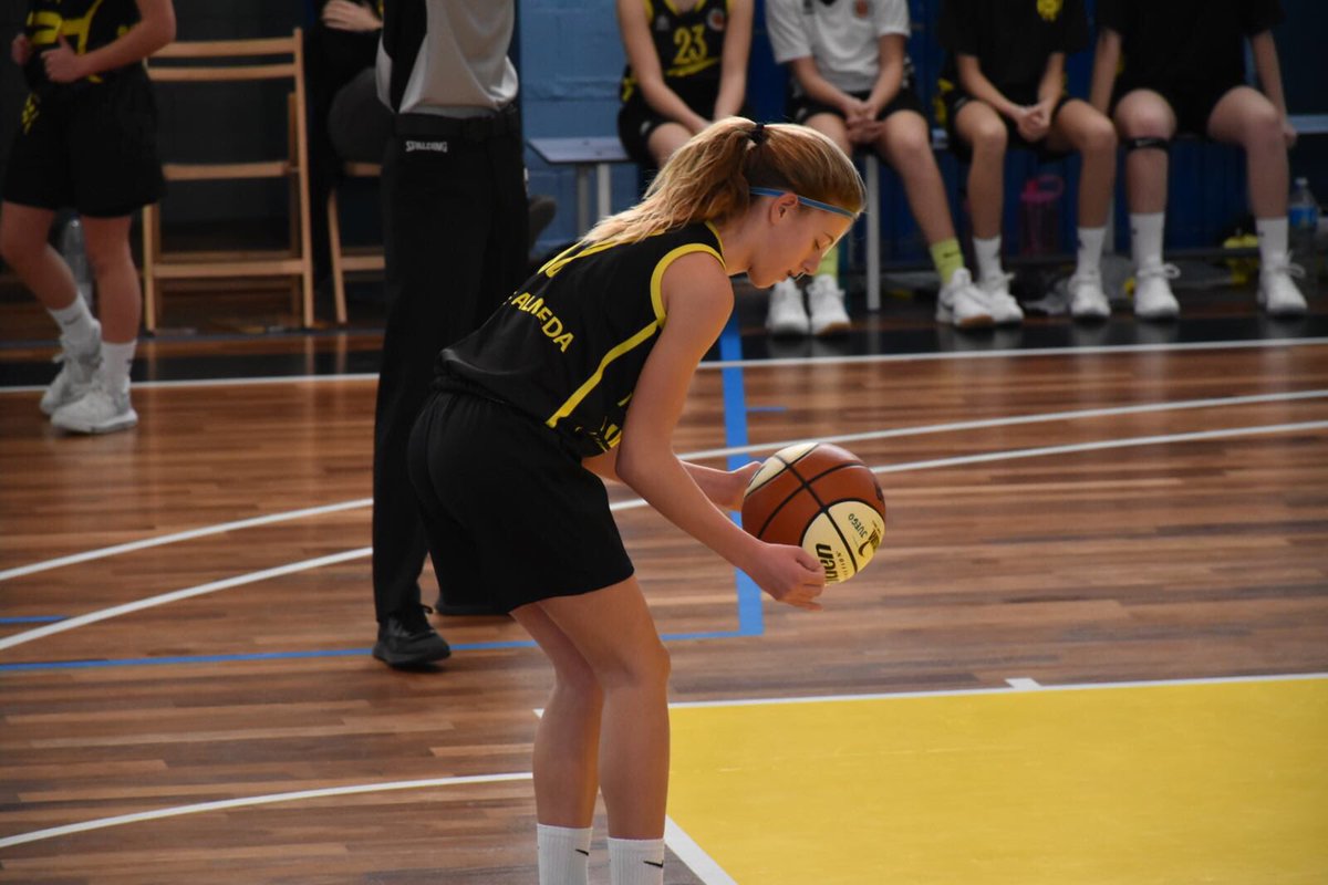 ASRBasketAlmeda's tweet photo. 🏀 #IF2ALM 74 - @cblleida 24

Bon joc i gran encert ofensiu de les #shooters en el 2n partit de la jornada!! Seguim creixent juntes!!

#goAlmeda #jornadaAlmeda #basketAutèntic https://t.co/hZJHreKuFi