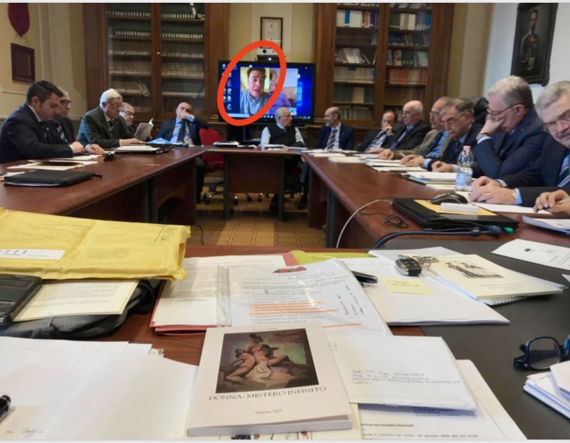 smn1787's tweet photo. Il #Consiglio #Nazionale #ExAllievi #Nunziatella con il consigliere estero Bernardi, chiaramente in videoconferenza 😎😎😎 https://t.co/6U7u9UbTsZ