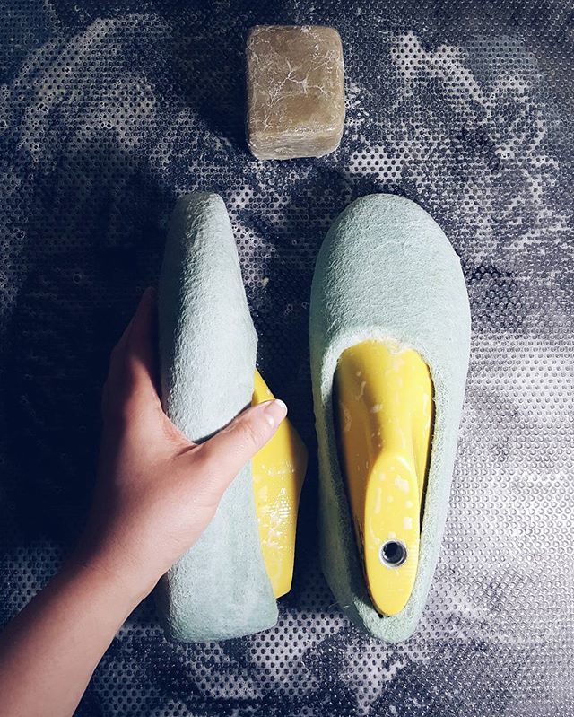 musiumuse's tweet photo. Sunday. If you really love what you do. One more pair of slippers.
#etsy #etsylithuania #etsyorganizedneatly #etsyshop #etsyseller #workinghands #feltmaking #feltshoes #feltslippers #filz #filzschuhe #feltropantofole #šlepetės #veltinis https://t.co/29zZKlvU3u Sunday. If you re… https://t.co/3bEhwaTBUc