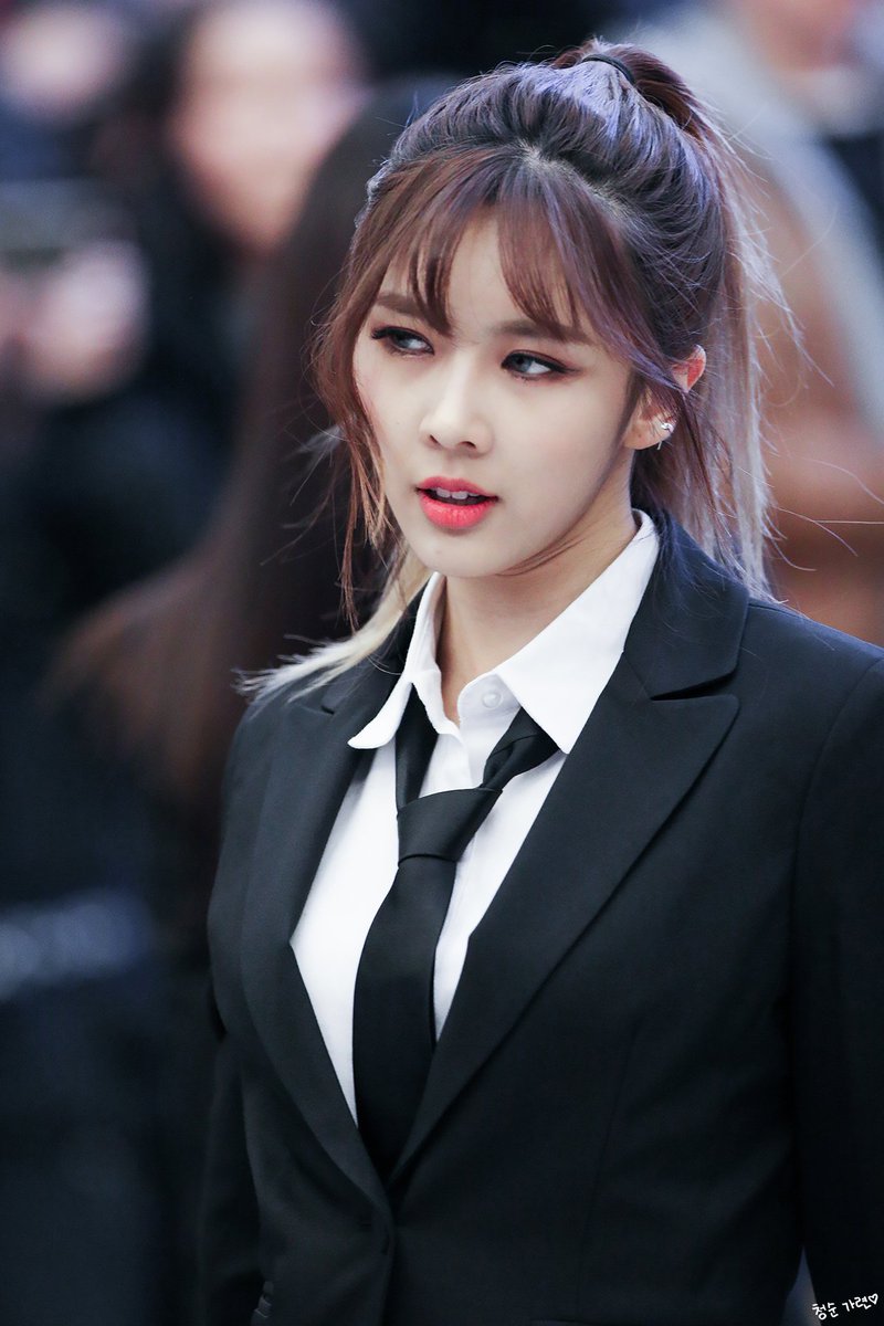 kgirls in suits on Twitter: