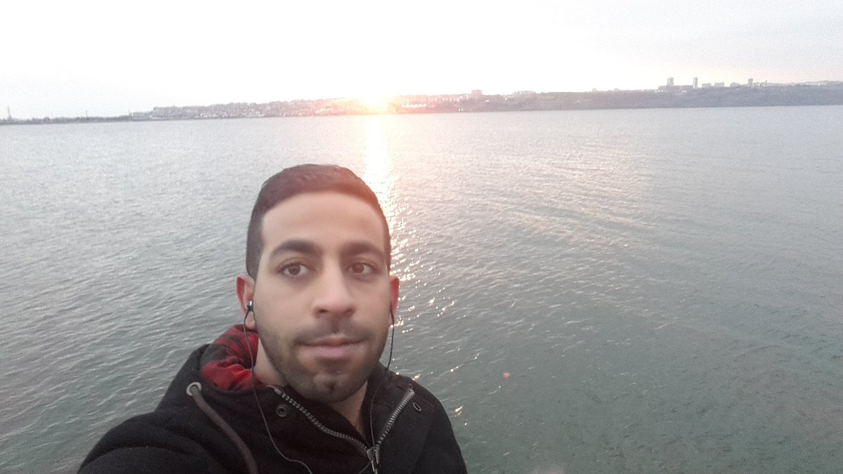 سيعوضك الله عن كل هذا العبء الذي حملته وحدك في هذه الحياة
سيعوضك عن كل ألم قاومته دون أن تتكلم
سيعوضك عن كل الأشياء التي لم تخبر أحدًا عنها.