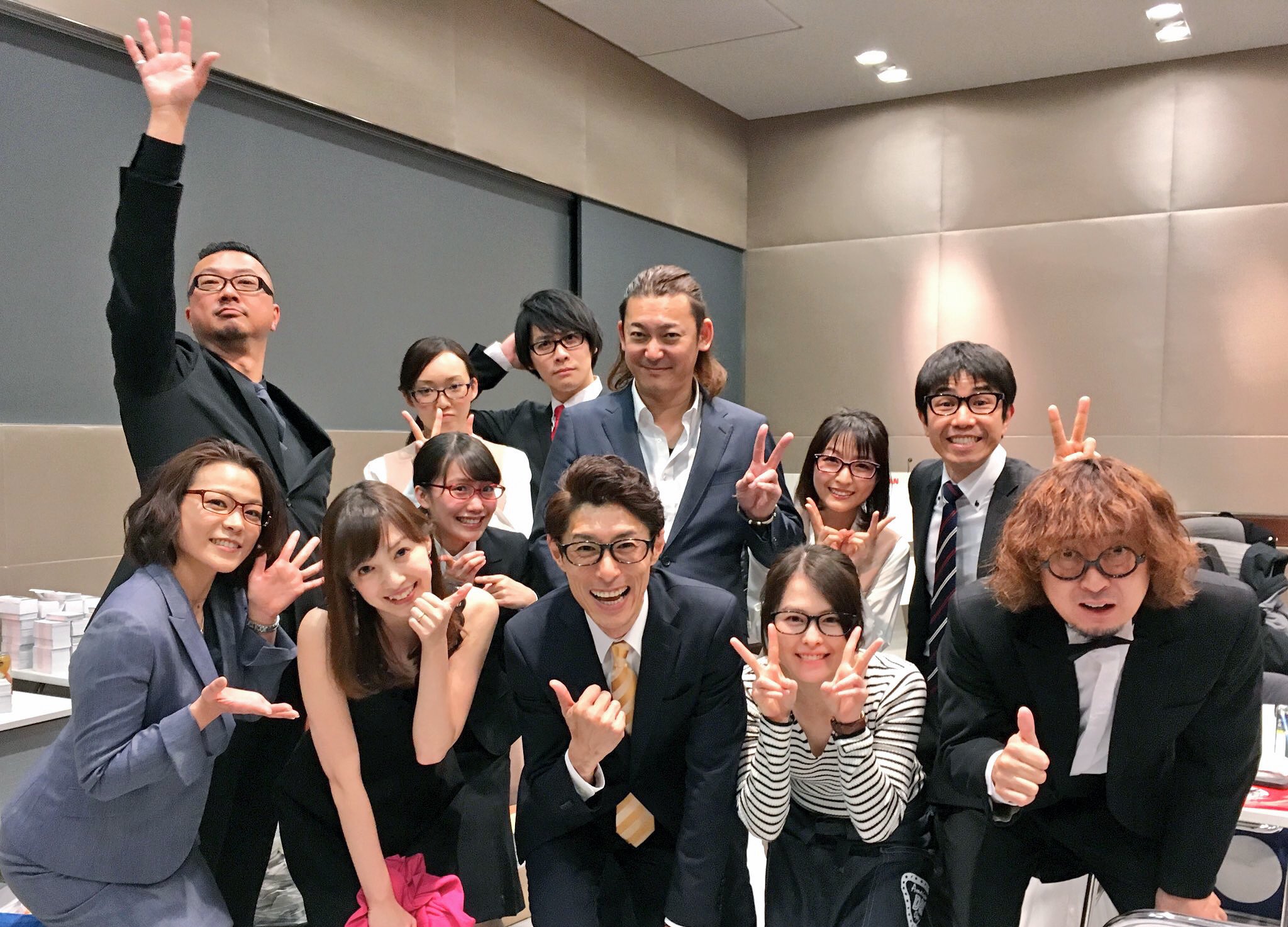 稲村梓 安部礼司フェスティバル18 お越し下さった皆様 生放送聞いてくださった皆様 ありがとうございました 会場いっぱいの安部礼司愛を感じた黄昏時でした 本当にこの先忘れたくない瞬間でした 全員 栄えるのじゃ Abe02 T Co