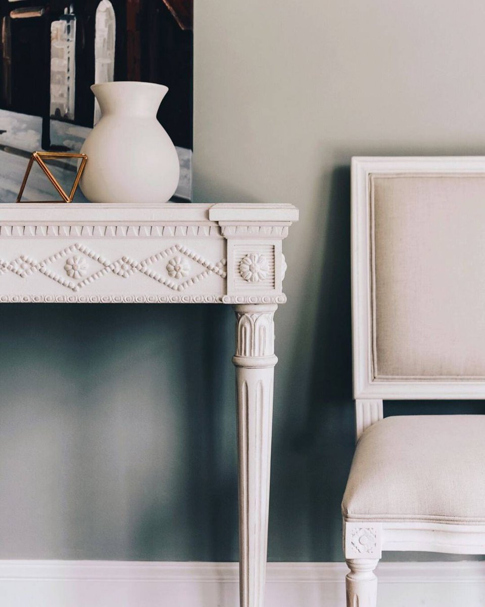 ave_home's tweet photo. Layering design styles makes for a visually engaging space. Here we've paired our Swedish Gustavian style Aria Console &amp; Louis XVI Regent Dining Chair. Find us at #lvmkt this week in Building C, Showroom 359 to see the newest pieces and finishes available from our AVE Collections https://t.co/R9OoPQ7J8i