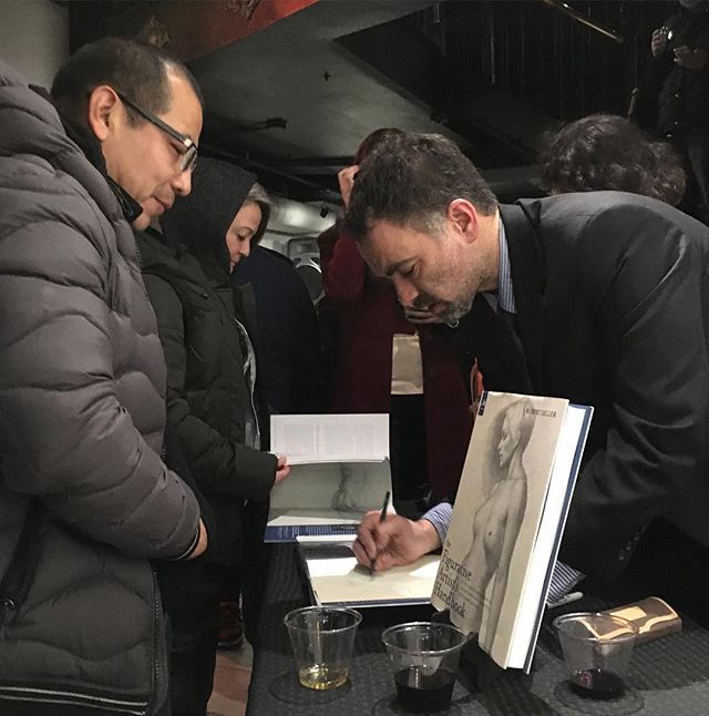 robzellerart's tweet photo. Fantastic panel discussion and book signing last night at @boothgallery. Special thanks to @casey_gleghorn , @onlydoniauknow, @ruple @monacellipress for making it happen smoothly.
#figurativeart #figurativeartistshb #boothgallery #booksigning https://t.co/H68a2LSFle https://t.co/Xeg6hr2QUV