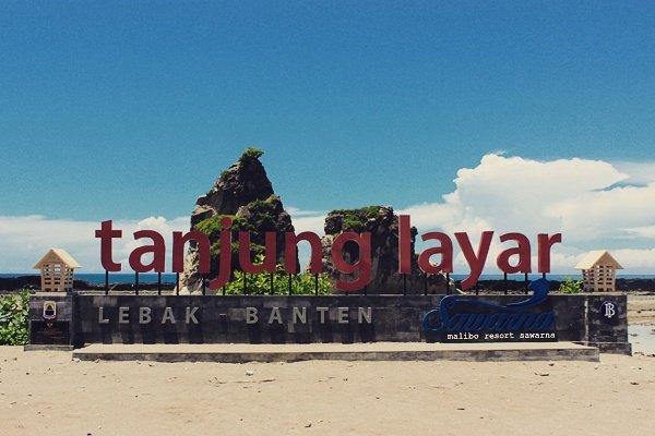 Pantai Tanjung Layar adalah icon utama dari kawasan Desa Wisata Sawarna, Kecamatan Bayah, Kabupaten Lebak, Banten, 
#AyoKeSawarnaBanten