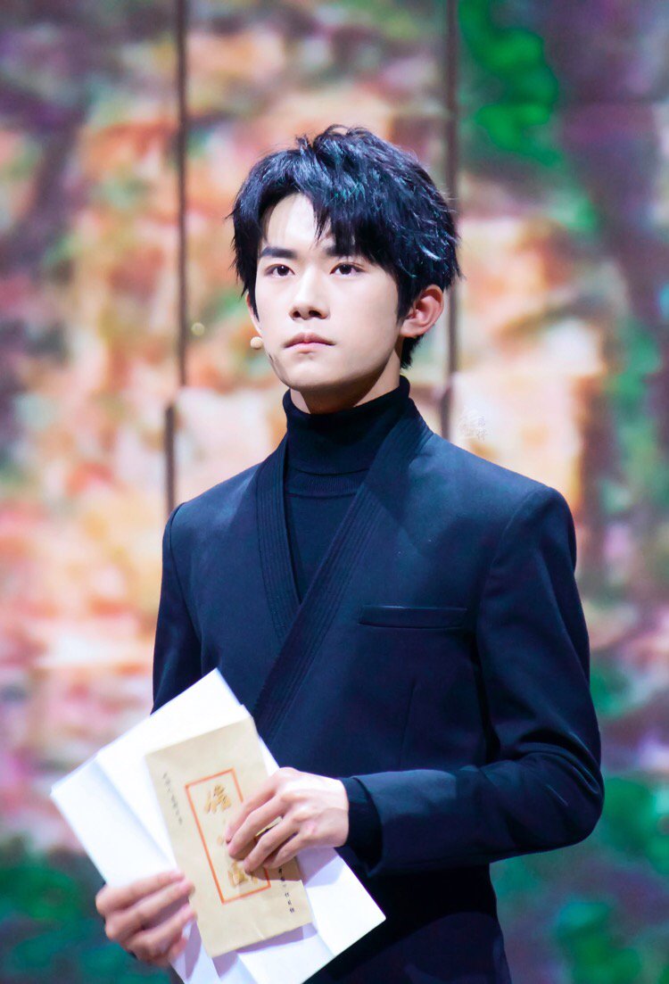 clj_ai_28's tweet photo. I can see the whole world in your eyes, Jackson Yee. #JacksonYeeGrammys2018 https://t.co/wFA6yOW8Of
