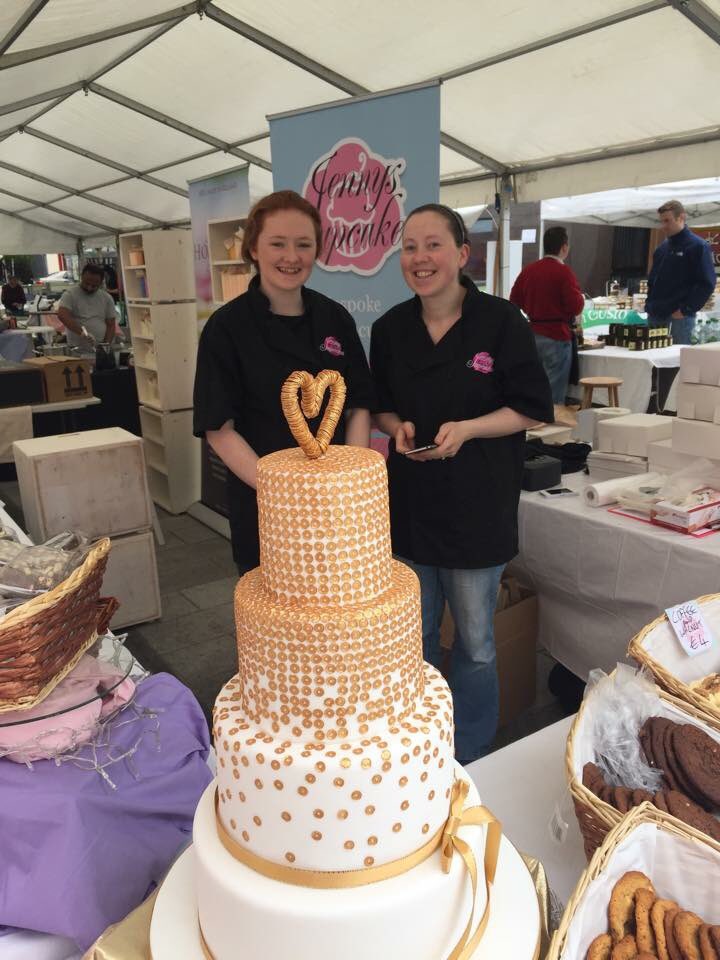 wexfordfoodfest's tweet photo. A big shout out to one of our regulars @JennysCupcakes1 at the #irishweddingawards2018 #bringingithomeagain #wexfordfoodfestival https://t.co/HSLivxsVhC