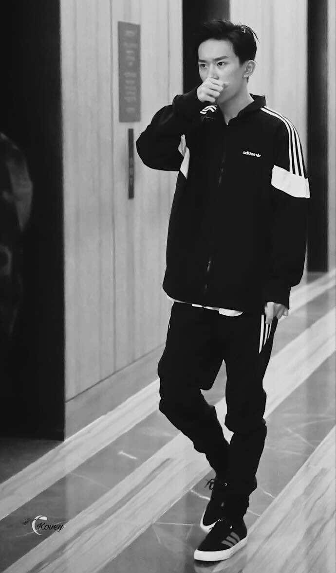 ui88729625's tweet photo. Jackson Yee Thiên Tỉ 
#JacksonYeeGrammys2018 https://t.co/0hFp2R6okk