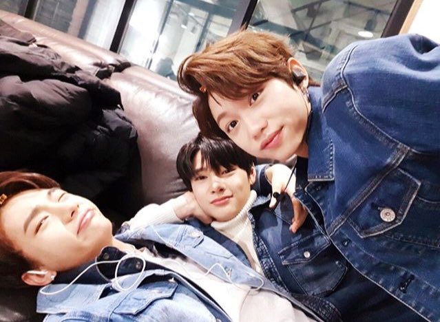 feIixpic's tweet photo. ♡ realstraykids ig update https://t.co/BzneVpzjiA