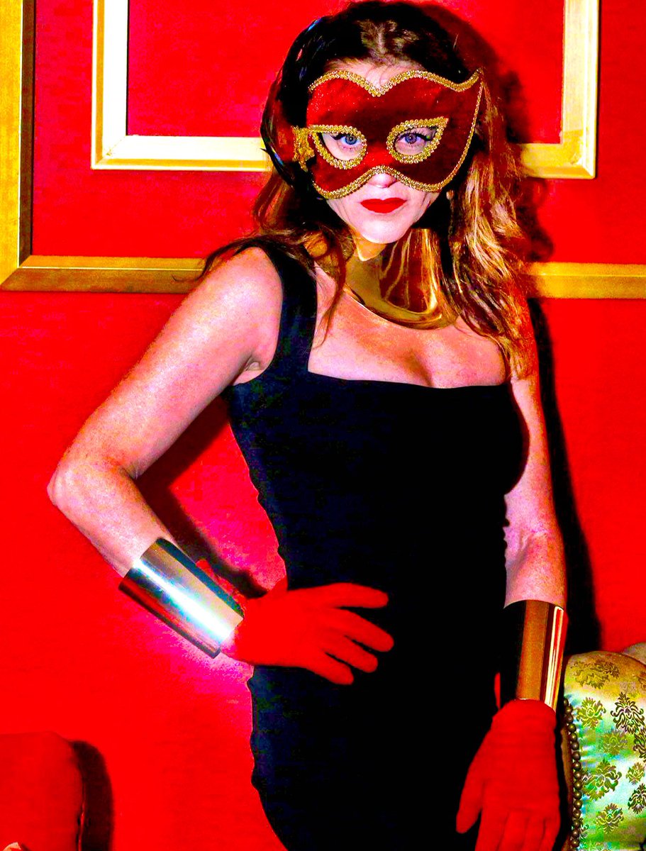 SparkMiddleton's tweet photo. Meet my beautiful wife #ElissaMiddleton in the role of #Emer in #TheOnlyJelousyOfEmer. Produced by #APT929 at #TornPage NYC. Performances extended to Friday 2/2 and Saturday 2/3. https://t.co/uxgAddW4La