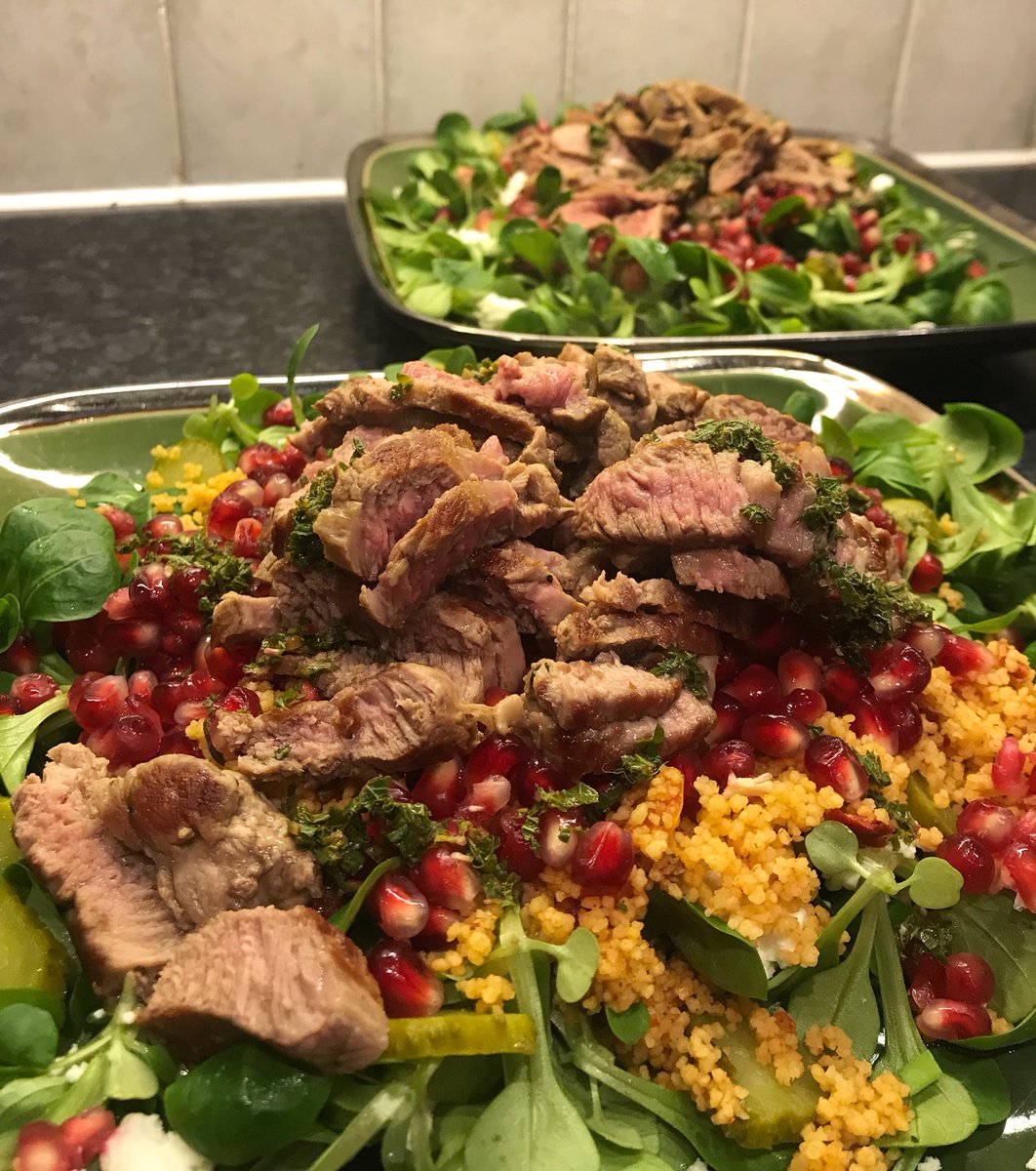 Being on a diet doesn’t have to be boring! A NZ lamb and pomegranate salad I the Moorcock household tonight. Ofcourse Mrs M allowed the carbs! 

#tasty #lamb #salad #diet #nutrition #macros #newzealand #fresh #colour #bright #dinner #sunday #moorfitkitchen #shouldhavebeenachef