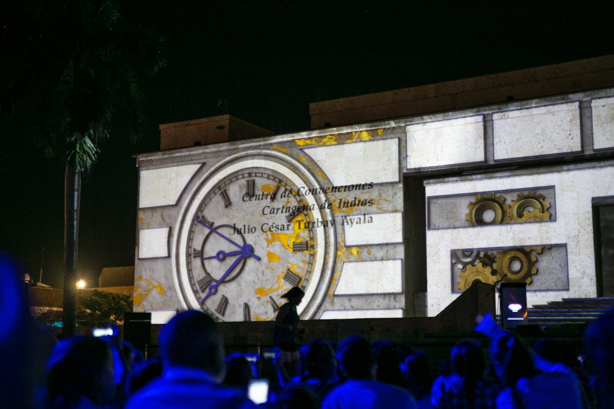 cccartagenaco's tweet photo. Cartagena vivió el Mapping Challenge Latinoamérica de Epson. El espectáculo tuvo la temática 'Historias de Paz y Reconciliación', con el perdón, la reconciliación y una invitación a la no violencia como claves de la expresión artística #EpsonMapping #Cartagena https://t.co/jedg9gtKRP