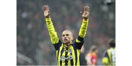 IstanbulTopNews's tweet photo. 20 Football Superstars played in Istanbul https://t.co/PZMX1usXvV via @weloveist https://t.co/bZfu8IQqg2