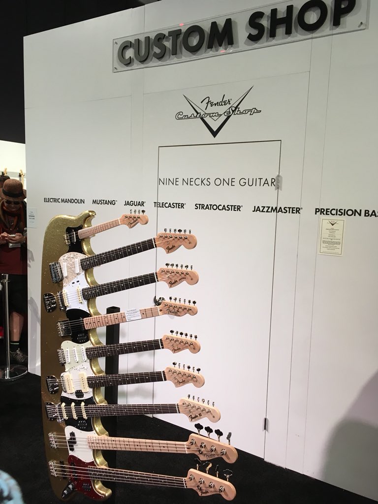 esp_t_gakki's tweet photo. 【#NAMM2018ツアー】
続いてFENDERのブースです！
9本のギターベースが一つになっている様は圧巻でした！
#Fender9Neck  #NAMM2018  #ギター #ベース https://t.co/0pMYl1nB8w