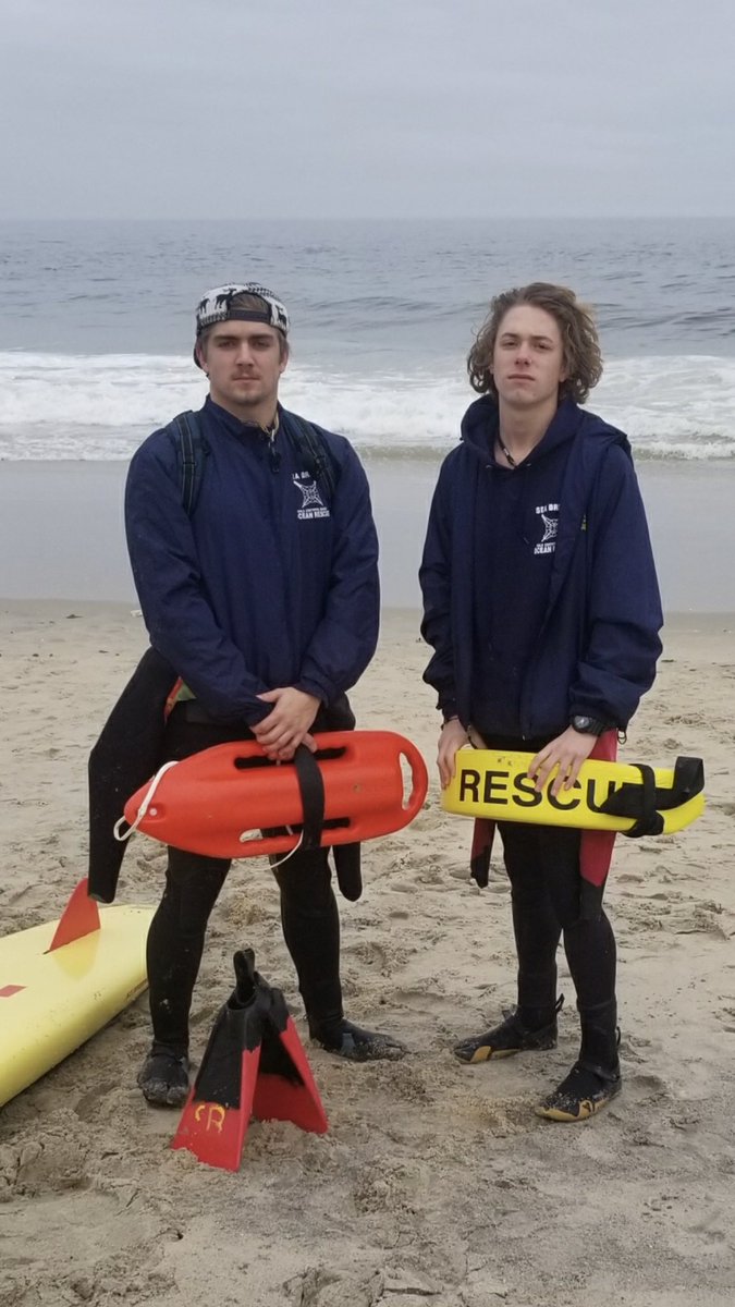 SeaBrightBeach's tweet photo. Sea Bright Ocean Rescue making sure all participants of the AOH Polar Plunge held at @DonovansNJ this afternoon were safe in the water. https://t.co/rNUwPWtDql