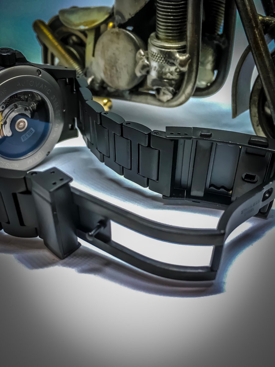 hamtun's tweet image. Did everyone catch the @watchroundup review of the neon collection? Check it out at buff.ly/2nfcMwl

#wornandwound #watchgeek #womw #mensfashion #design #watchfam #hodinkee #everydaycarry #edc #hamtun