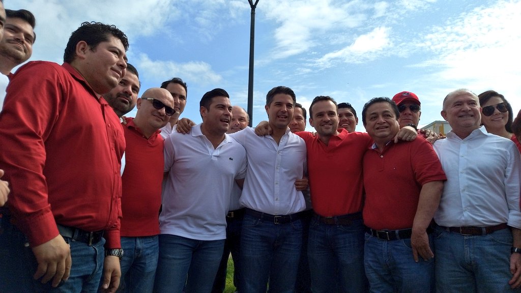 .<a href="/claudiocetinag/">Claudio Cetina Gómez</a> cuentan con el respaldo total de <a href="/ChrisCastroB/">Christian Castro Bello</a> y <a href="/JChanonaE/">Jorge Chanona</a> para ser el próximo alcalde de #Campeche