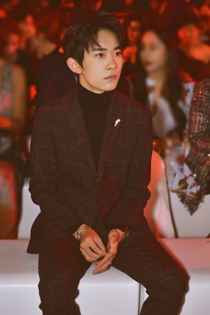 yiduofa's tweet photo. #JacksonYeeGrammys2018
My heart only beats for you.❤️❤️❤️ https://t.co/2E5Q6ggjmA
