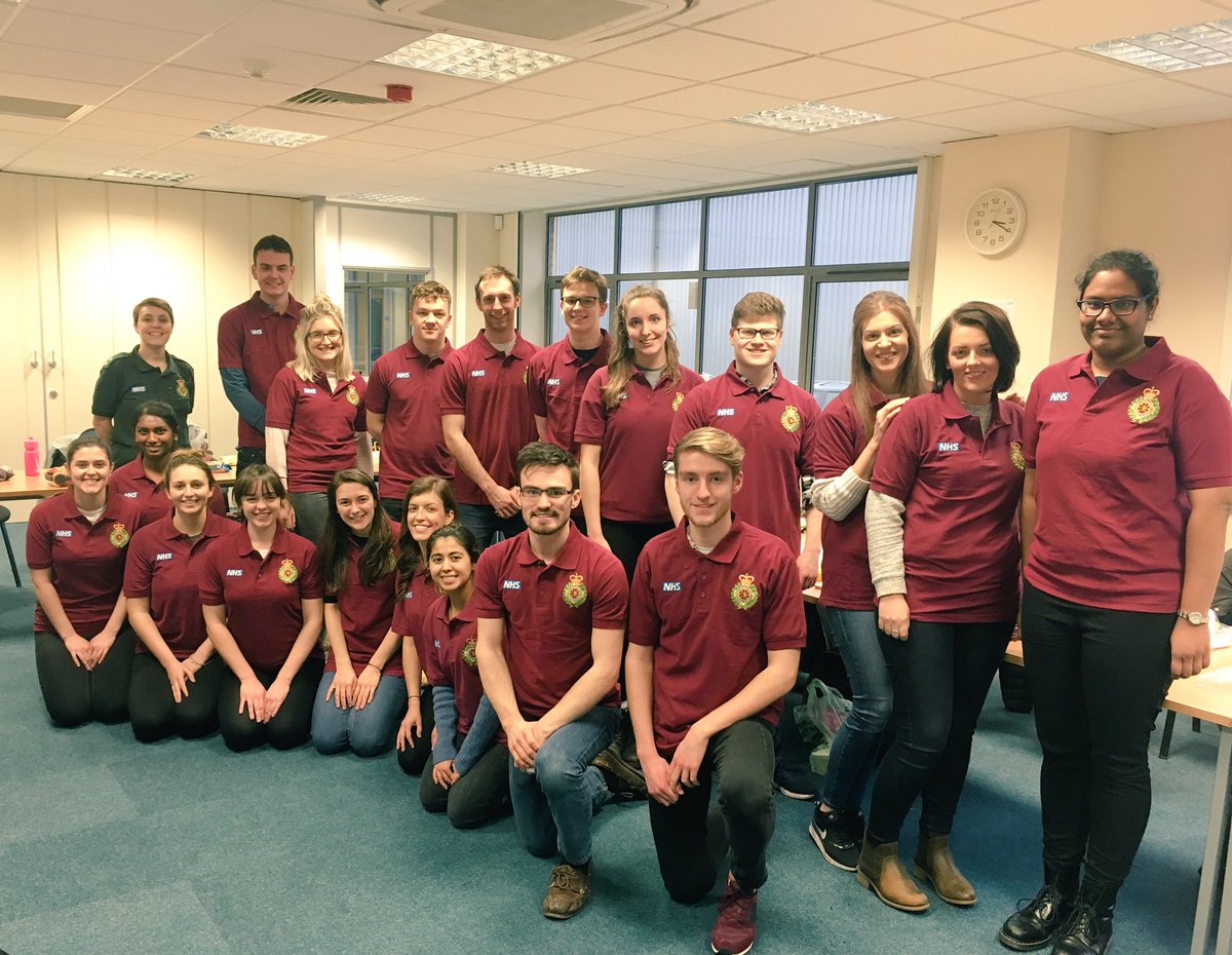 Welcome to the team, new #CFR medical students of #Sheffield #teamyas @YASCFR @YorksAmbulance