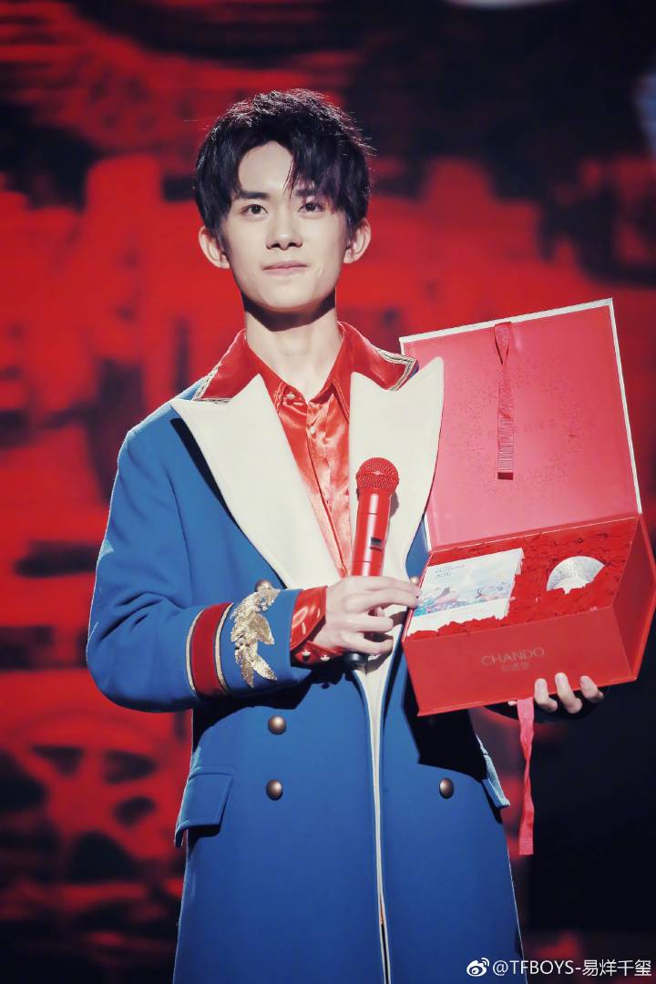 ptthuydiem's tweet photo. #JacksonYeeGrammys2018
Jackson Yee
28/11/2017 https://t.co/BztXUrPGsB