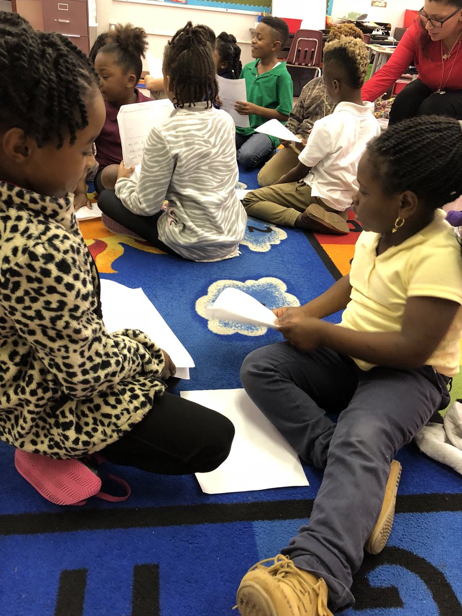 MaAdelleSumner's tweet photo. 1st graders having a conversation about where in their writing they can elaborate on! They are trying to find where they can add a funny or a scary part in their writing. #firstgradewriters #bgeeagles #bgeeagles #primarygoals https://t.co/uZPn9SyDdm