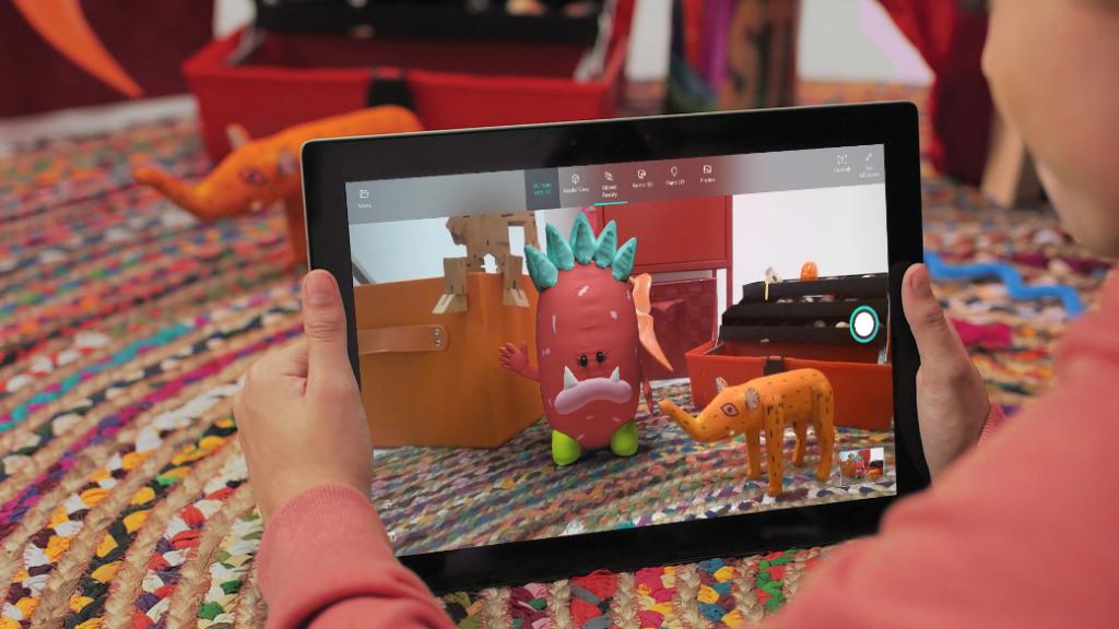 WindowsUK's tweet photo. Create something in #Remix3D with ease and add it to your actual surroundings using #MixedRealityViewer 😎
#Paint3D #Windows10 #MixedReality
https://t.co/PHUXfzCRjB https://t.co/1QUFYxNS1C