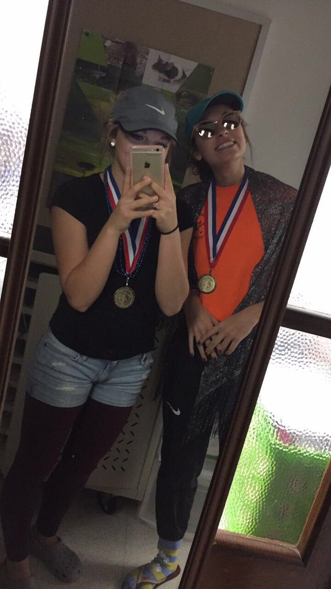 Happy bday sweets! Love you so much. Have a great dayyy💛💋🎉 <a href="/zoiesmith32/">Zoie Smith</a>