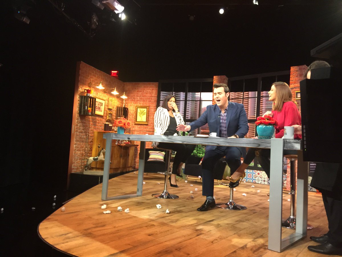 Recuerda, mañana te espero junto a <a href="/robmarieltv/">Robmariel Olea</a>, <a href="/aleydaortizreal/">Aleyda Ortiz</a> y todo nuestro equipo en <a href="/elnewscafe/">El News Cafe</a>. ¡A la 1PM por @Univision23!