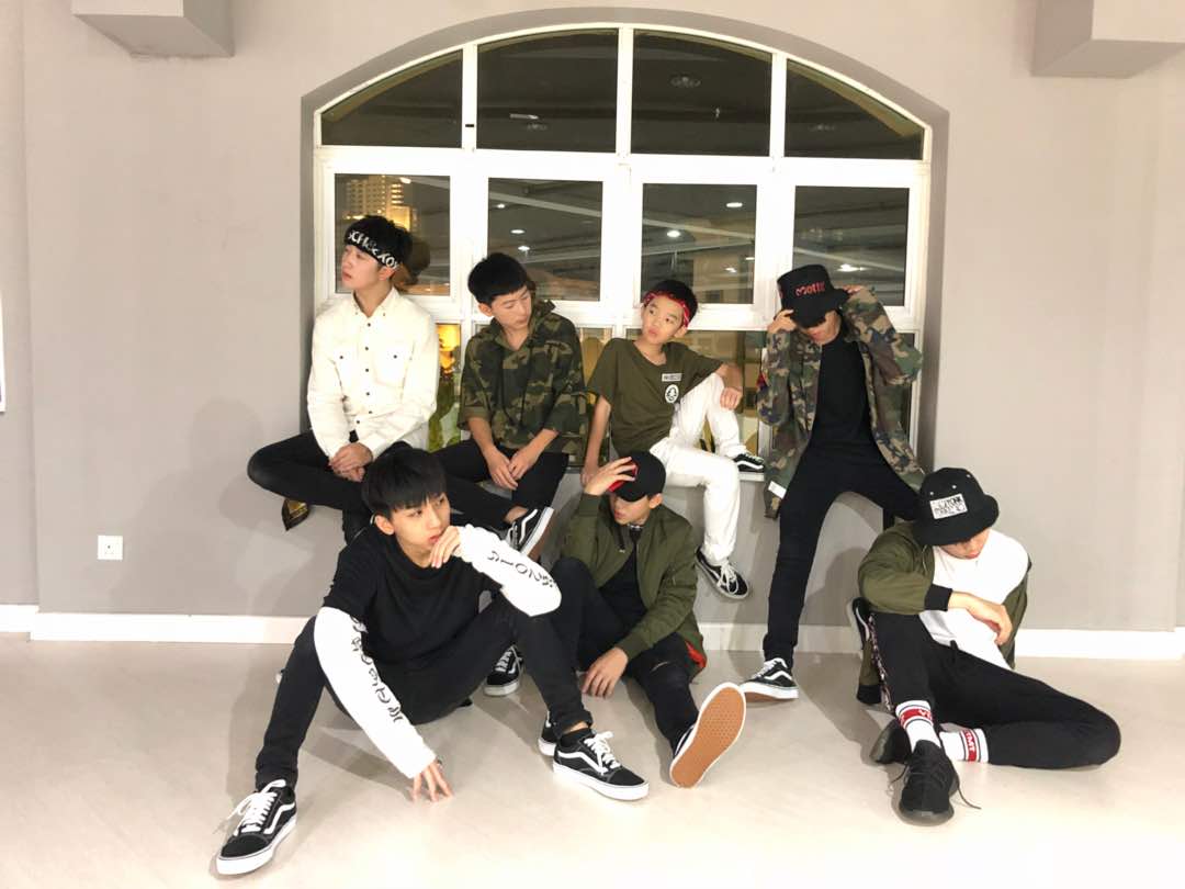 LMMMMMMMMMMM11's tweet photo. Dance Cover Coming Soon🔥
#HIM힙 #87SDA #BTS #방탄소년단  #MICDROP #KpopDanceCover https://t.co/OSYny8QpGZ