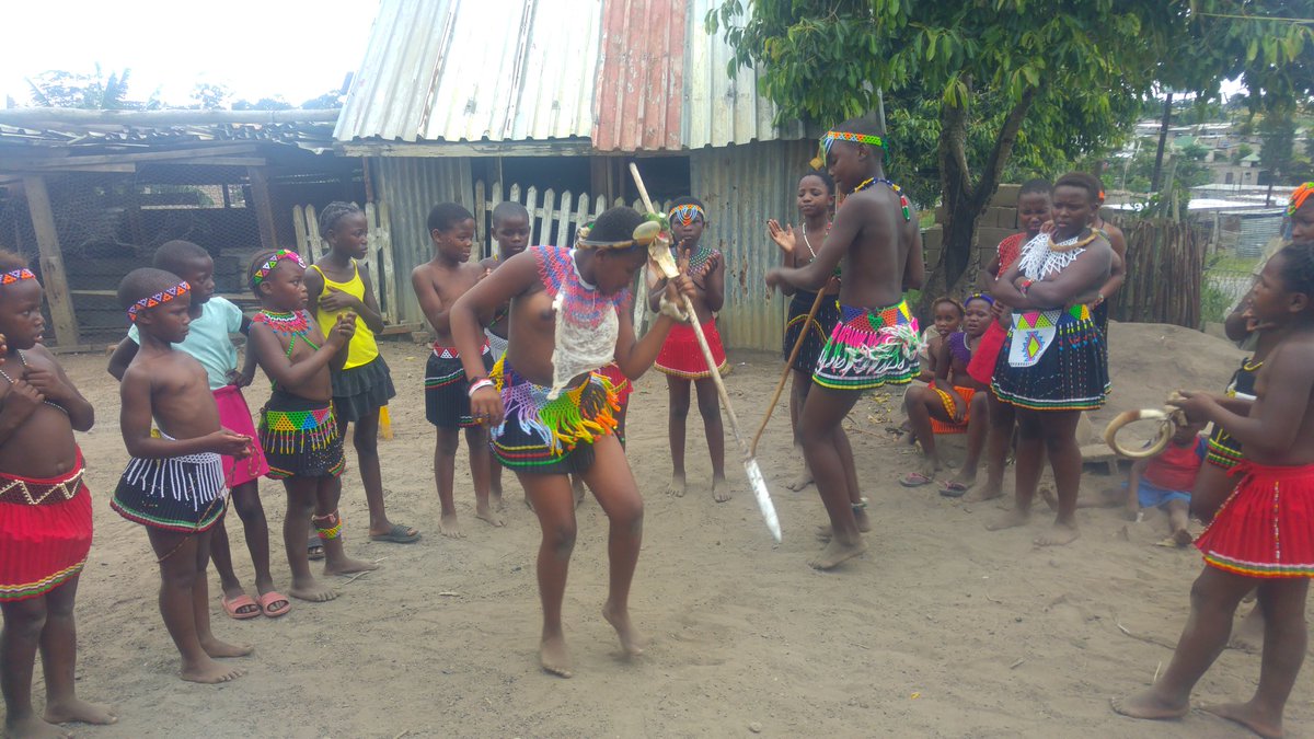 Magaye46004263's tweet photo. Intombi ikhuliswa abazali ayi abafana #USIKO LWAKA ZULU https://t.co/gdc6YpwrWW
