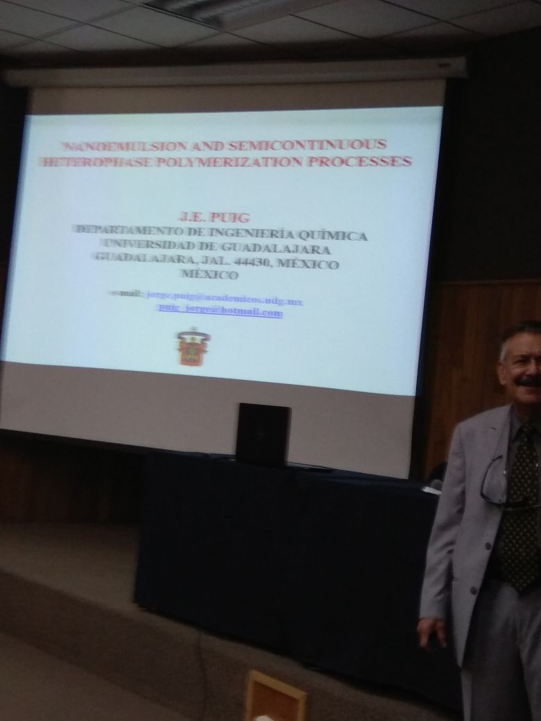 teagmuch's tweet photo. #Seminario2018A :) https://t.co/lRhC3K974G