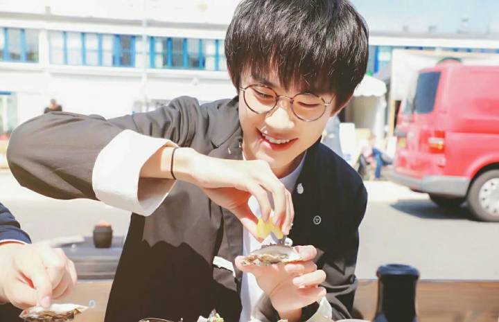 Sicilyyee's tweet photo. #JacksonYee
Sweet https://t.co/Ea1GenWaS4