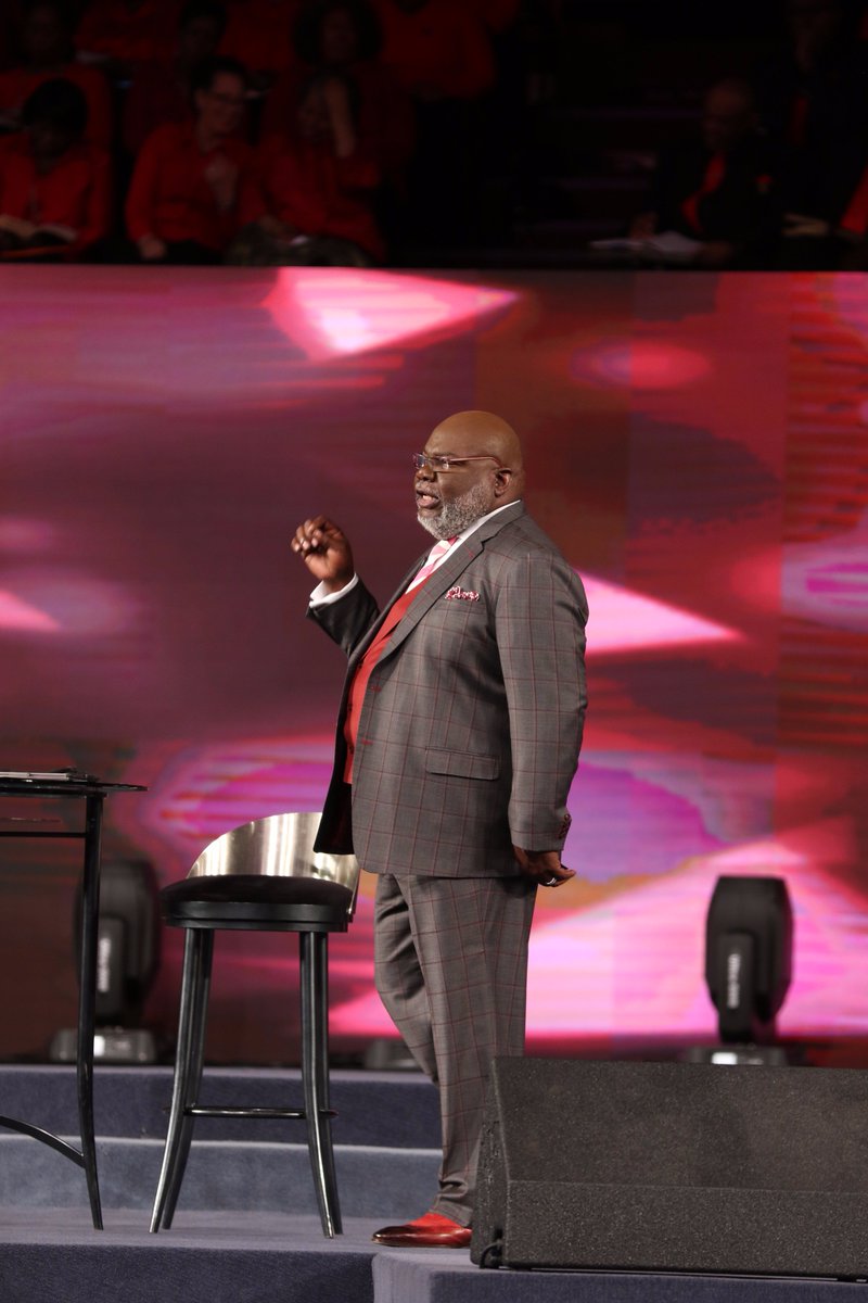 BishopJakes's tweet photo. If you've ever lost anything that was rightfully yours, there will be a renewal and a restoration from the Lord! #Insurrection #tphonline #SundayMorning https://t.co/EuSzg5CYRS