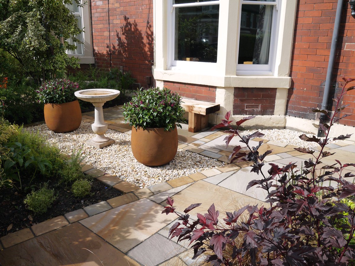 elmfieldgardens's tweet photo. A warm welcome #home with a transformed #frontgarden  - does wonders for the #kerbappeal of your #house - #gardendesign @patio_paving @NaturalPavingUS #fossestone &amp; #classicstone #sandstone https://t.co/rw7nY8cEhm