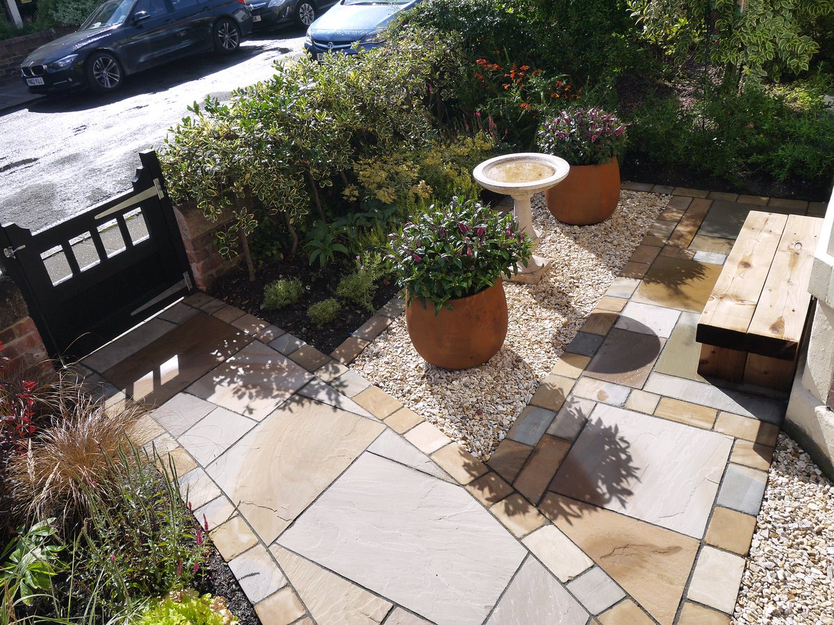 elmfieldgardens's tweet photo. A warm welcome #home with a transformed #frontgarden  - does wonders for the #kerbappeal of your #house - #gardendesign @patio_paving @NaturalPavingUS #fossestone &amp; #classicstone #sandstone https://t.co/rw7nY8cEhm