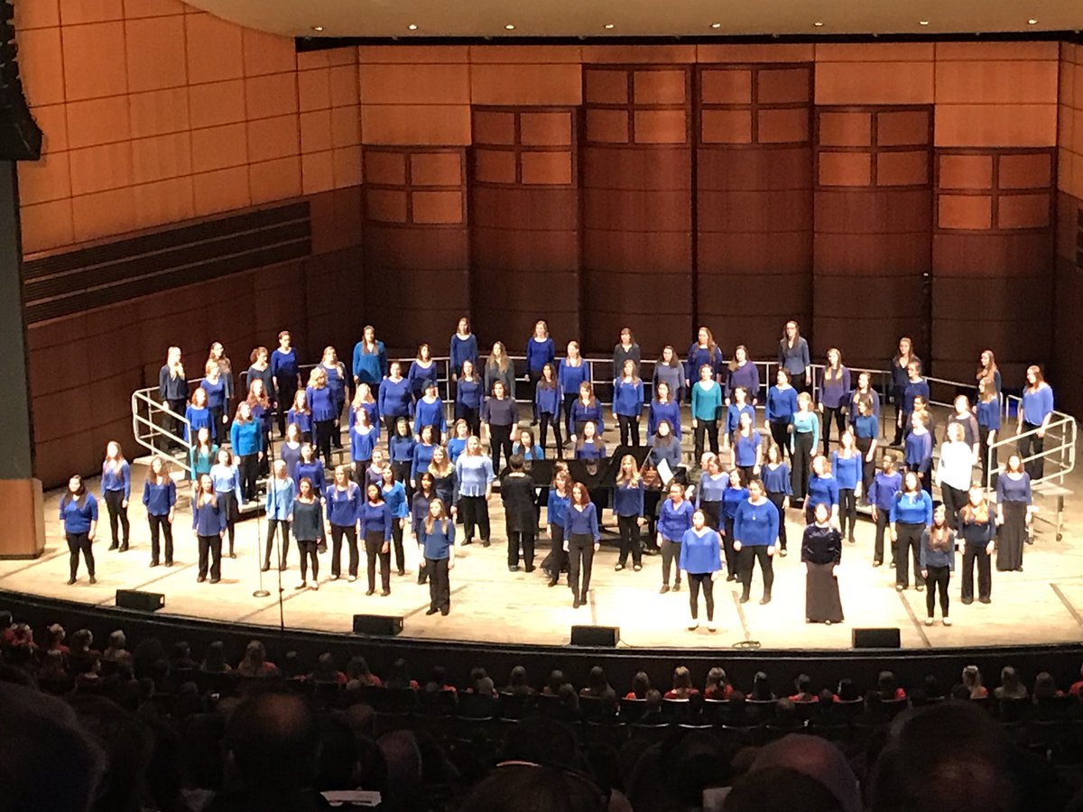 cvchoirs's tweet photo. One of the best SSAA performances I’ve ever experienced @MMCAnnual !! So well done. Connected to the message. My favorite part was being stopped a couple of times by the director for her to tell me how kind &amp; professional our cvhs students were. So proud! #ProfessionalismMatters https://t.co/dnaixEslrT