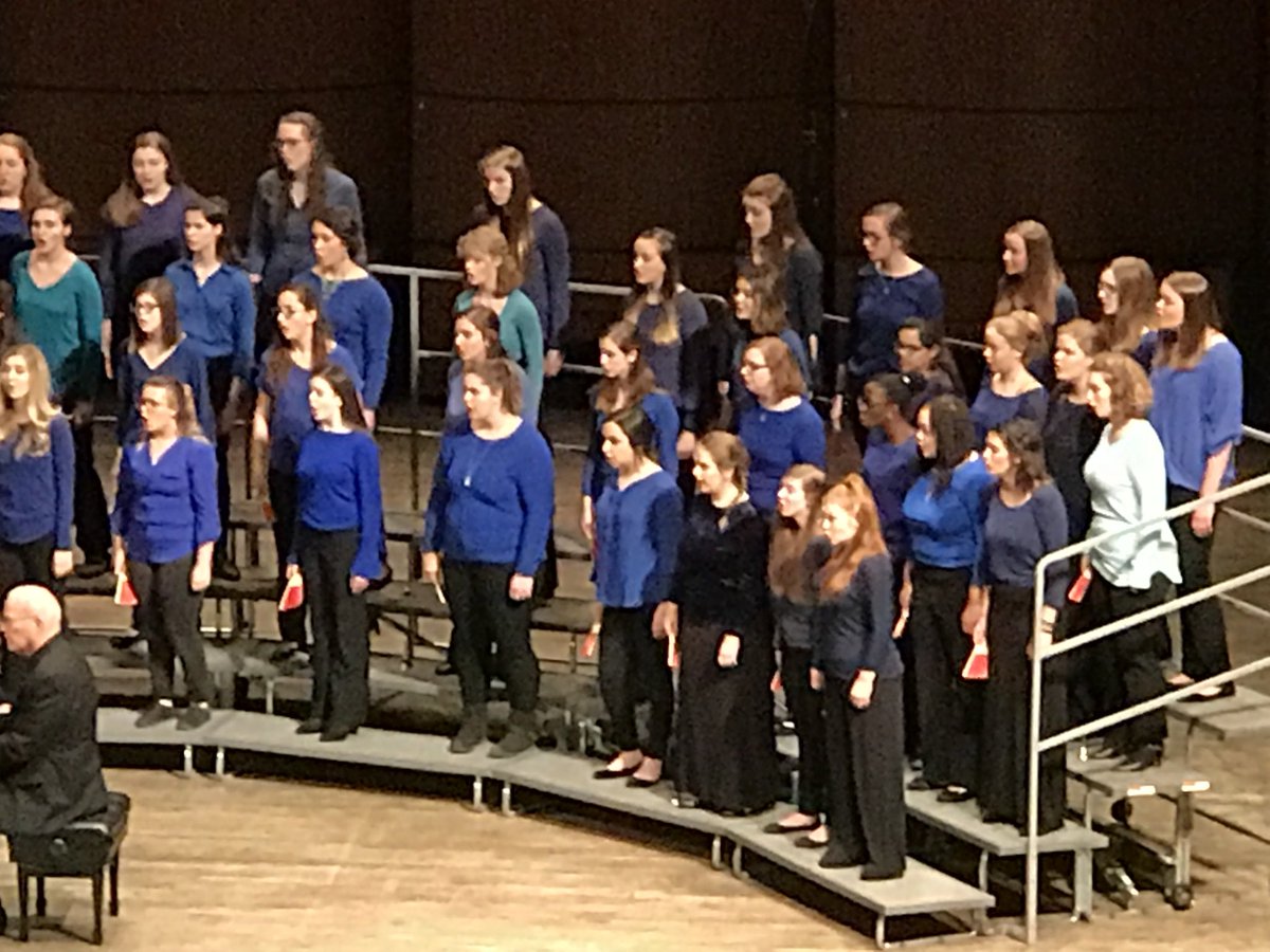 cvchoirs's tweet photo. One of the best SSAA performances I’ve ever experienced @MMCAnnual !! So well done. Connected to the message. My favorite part was being stopped a couple of times by the director for her to tell me how kind &amp; professional our cvhs students were. So proud! #ProfessionalismMatters https://t.co/dnaixEslrT