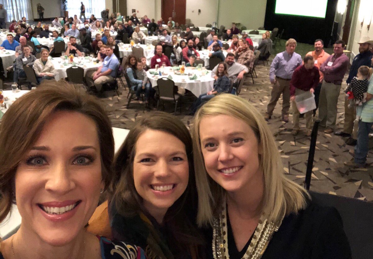 Talking social media with a great group of <a href="/NCFB_YFandR/">NC Farm Bureau YF&R</a>’s!  #NCFarmBureau