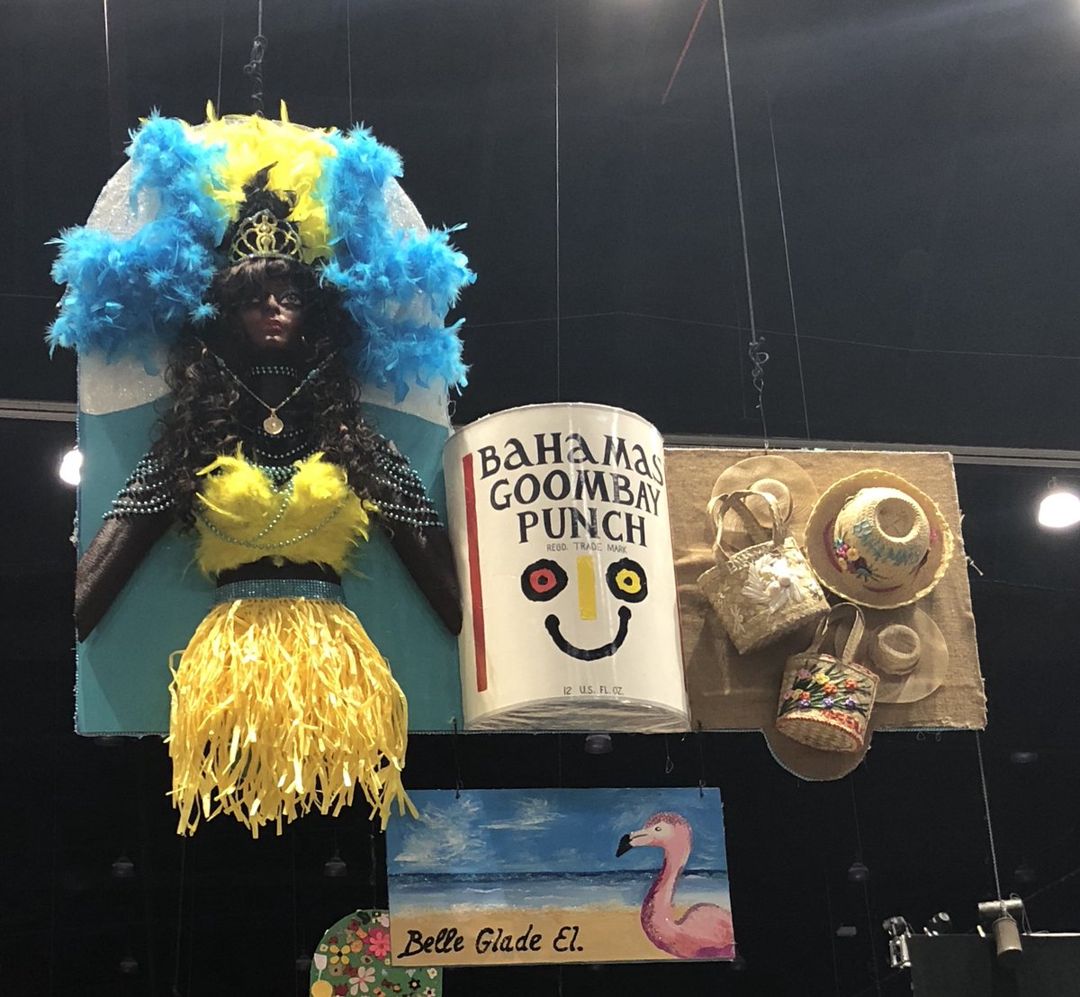 MaAdelleSumner's tweet photo. The best school display in my opinion! #imaybepartial #talentedkemp #bgeeagles #sffair https://t.co/qdj4drxFrh
