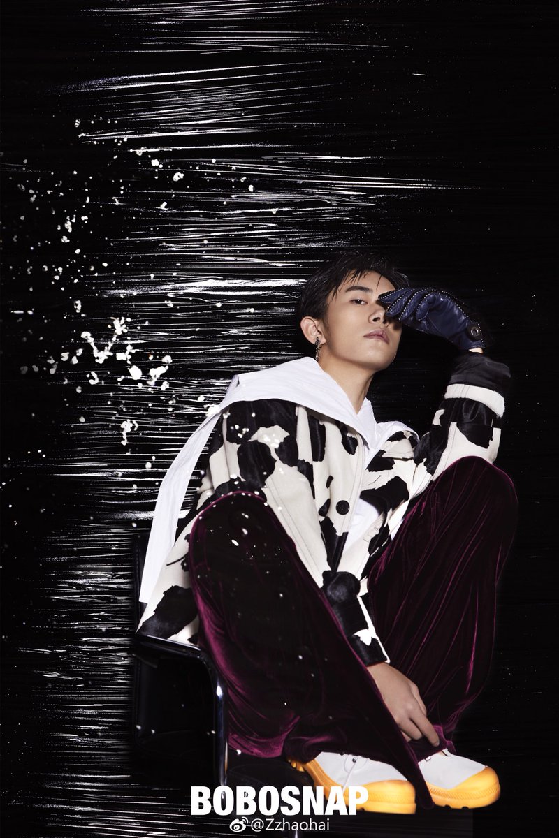JacksonYee_YT's tweet photo. Earrings.
#JacksonYee  

cr：BOBOSNAP https://t.co/csGd1oOCXL