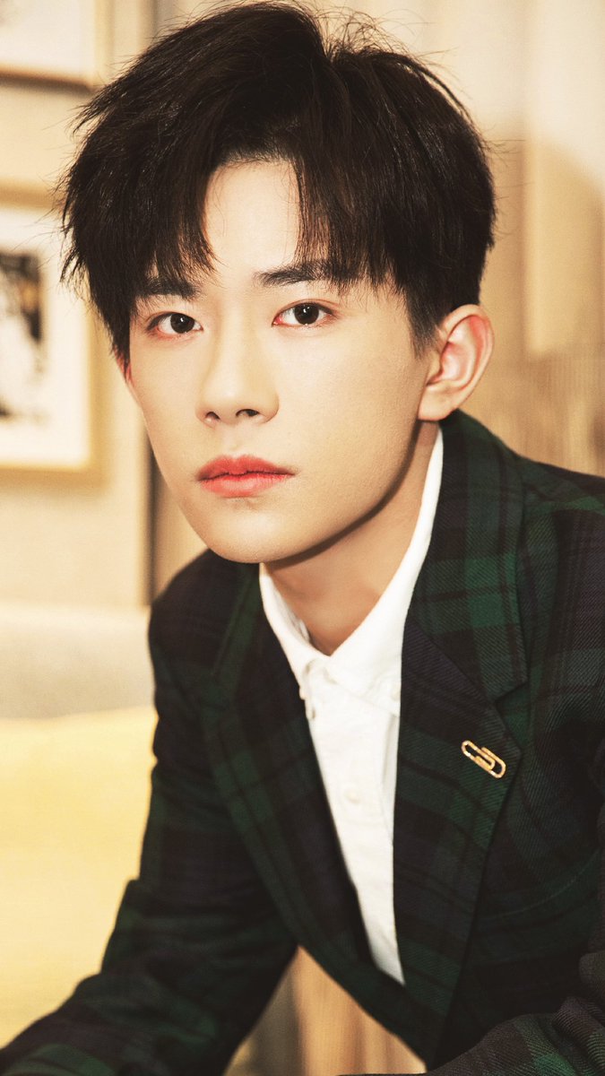 JacksonYee_YT's tweet photo. so handsome ❤
#JacksonYee  #GRAMMYs 

cr.易烊千玺无水印图库 https://t.co/A0RaTtYekv