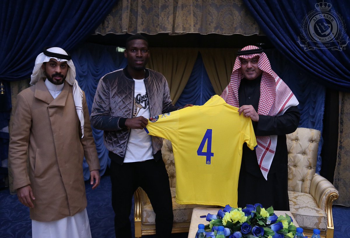 AlNassrFC's tweet photo. تكفّل عضو الشرف الداعم صاحب السمو الملكي الأمير خالد بن فهد بن عبدالعزيز بتجديد عقد اللاعب عمر هوساوي لمدة سنتين ، إبتداءً من الموسم المقبل .
ويأتي تكفل الداعم بعقد النجم عمر هوساوي امتداداً لمواقفه الكبيرة مع #النصر ، ودعماً لإدارة النادي في هذه المرحلة الهامة. https://t.co/huTit4Bwez